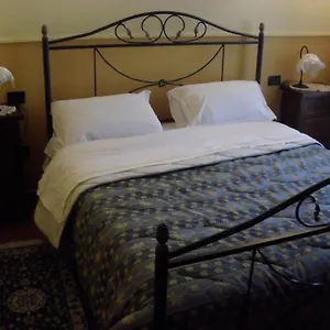 hotel-pignatelli-napoli.hotels-amalfi.com/
