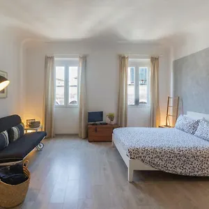 Apartment Piazza Del Mercato 